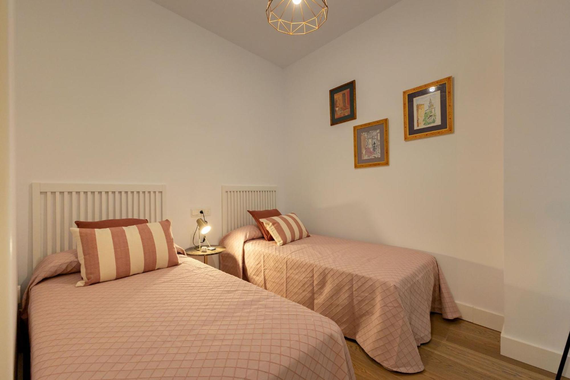 Cathedral Apartment Welcome Wheelchairs 6 Pax Sevilla Buitenkant foto